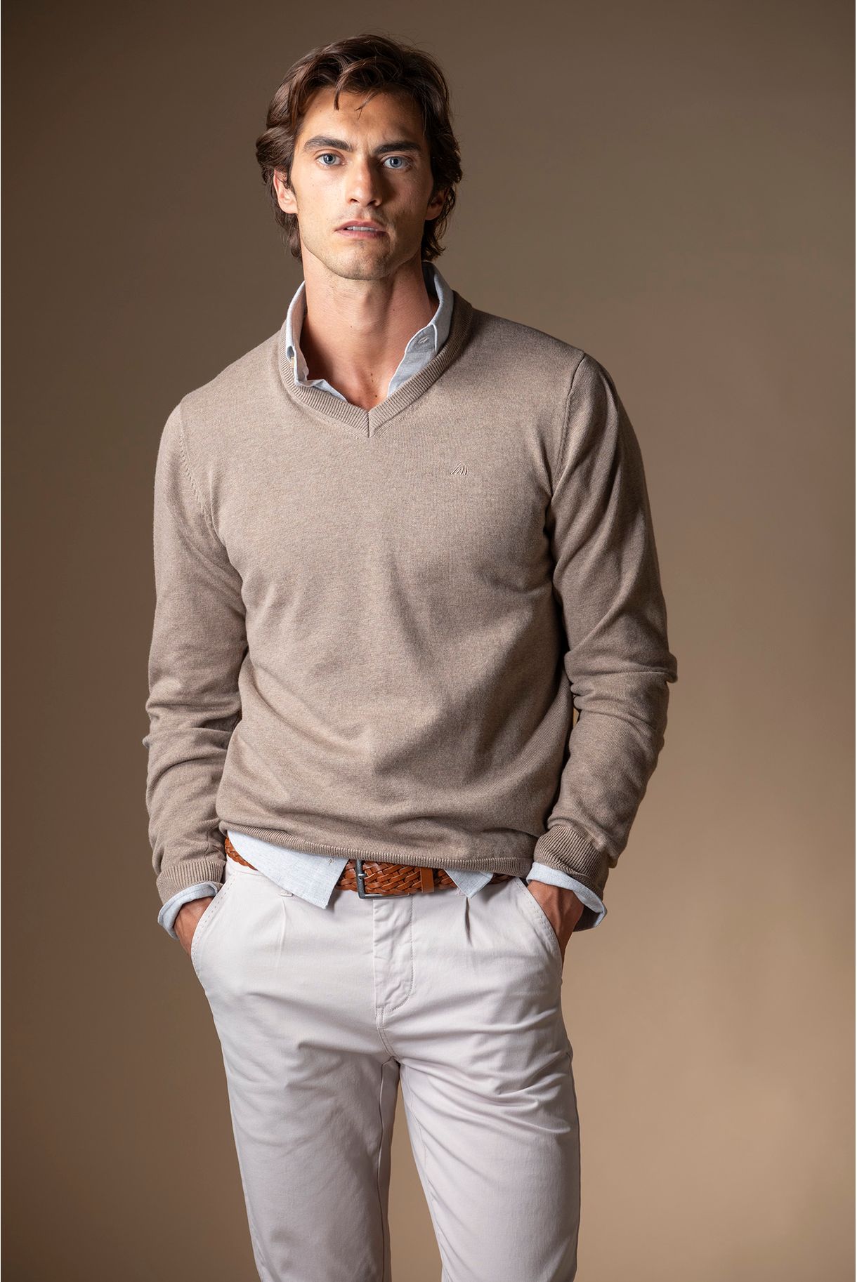 V-NECK SWEATER