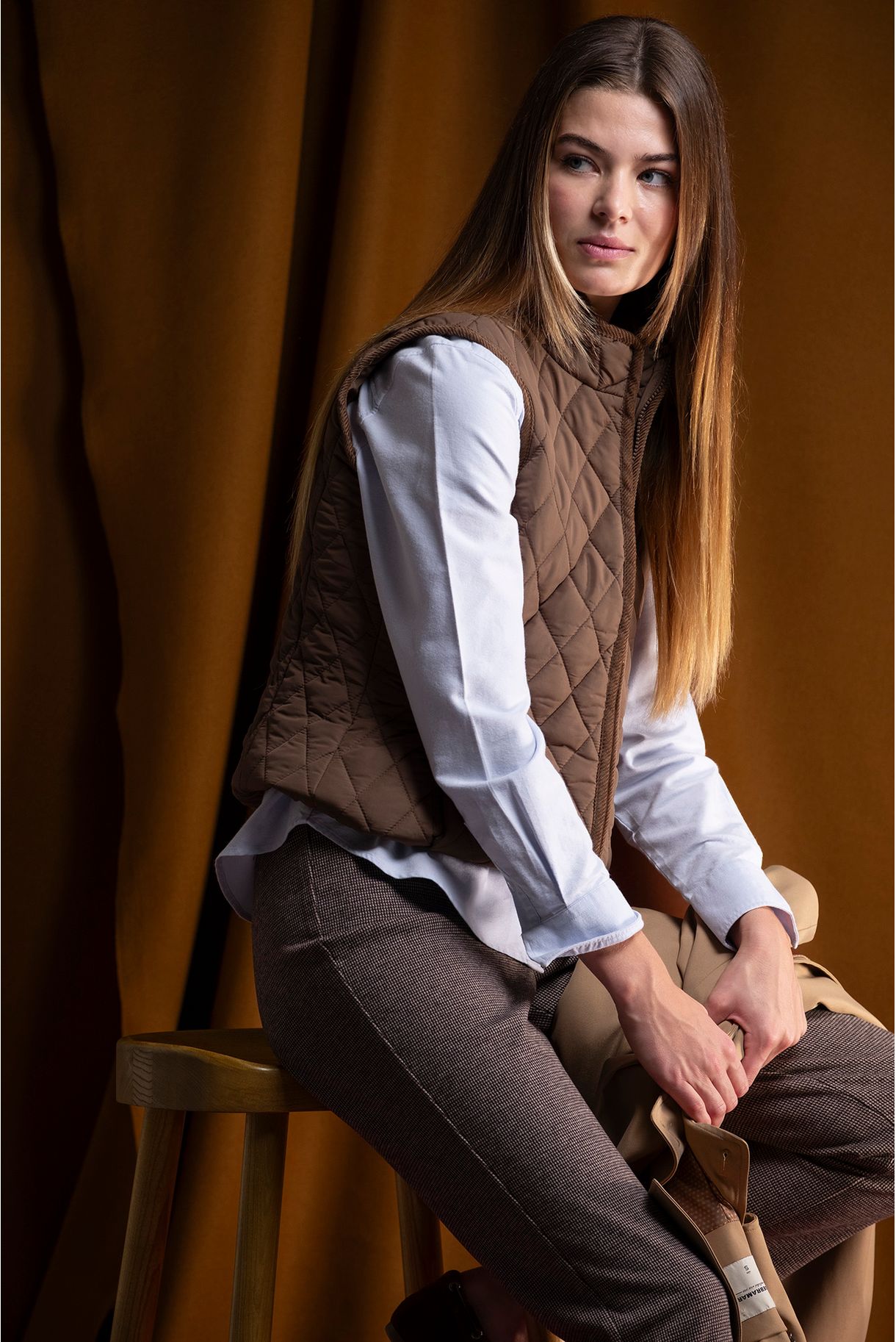 COLETE ACOLCHOADO COM BOMBAZINE