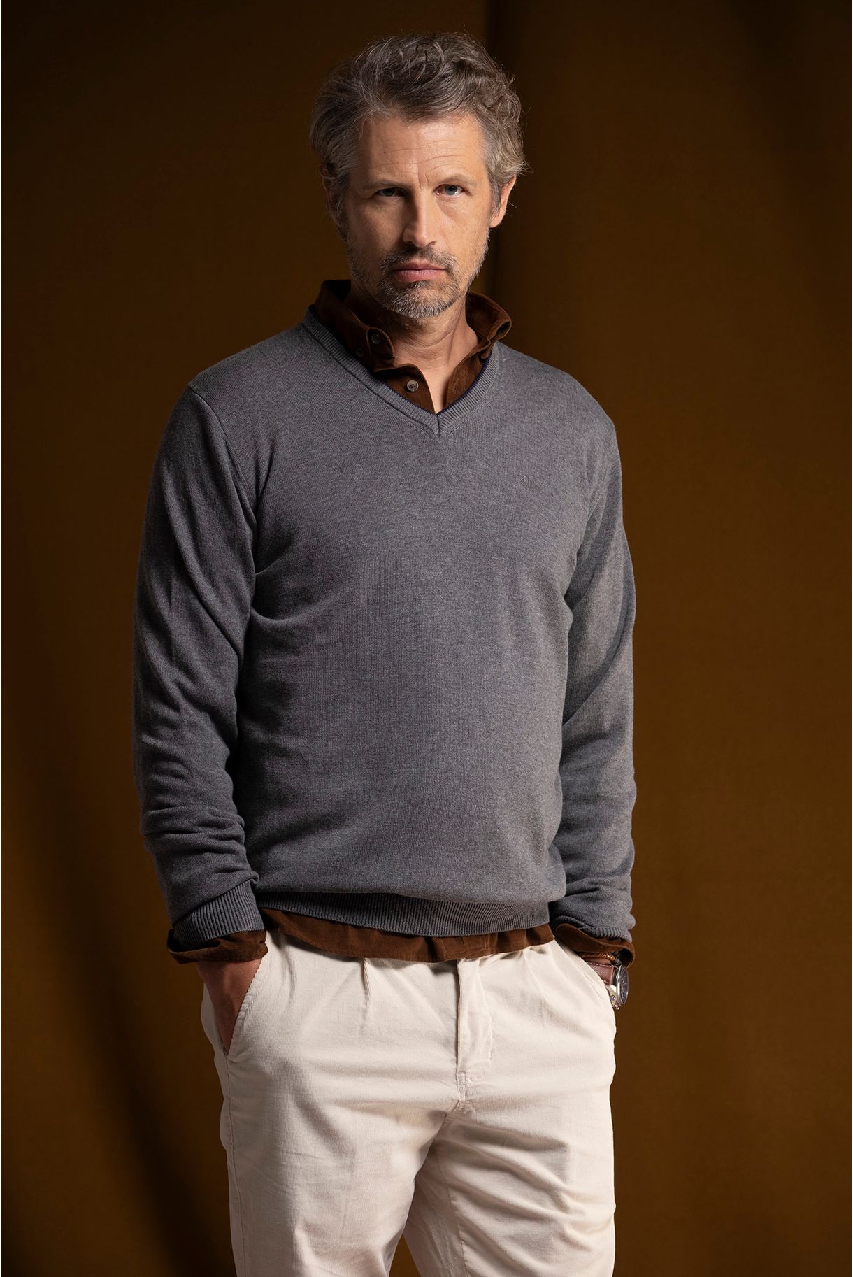 CASHMERE SWEATER WITH V-NECK
