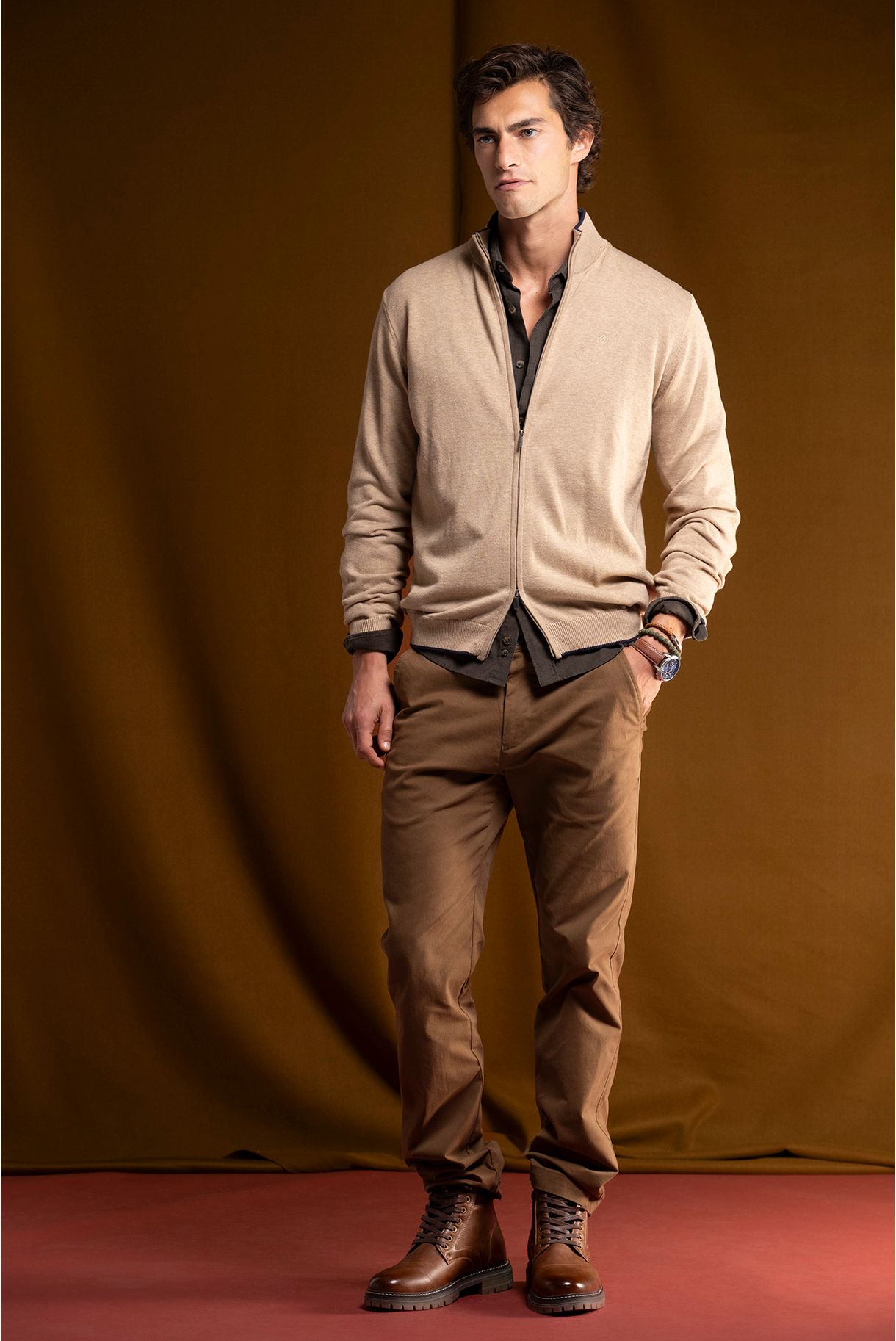 CASACO COM FECHO EM ALGODÃO E CAXEMIRA