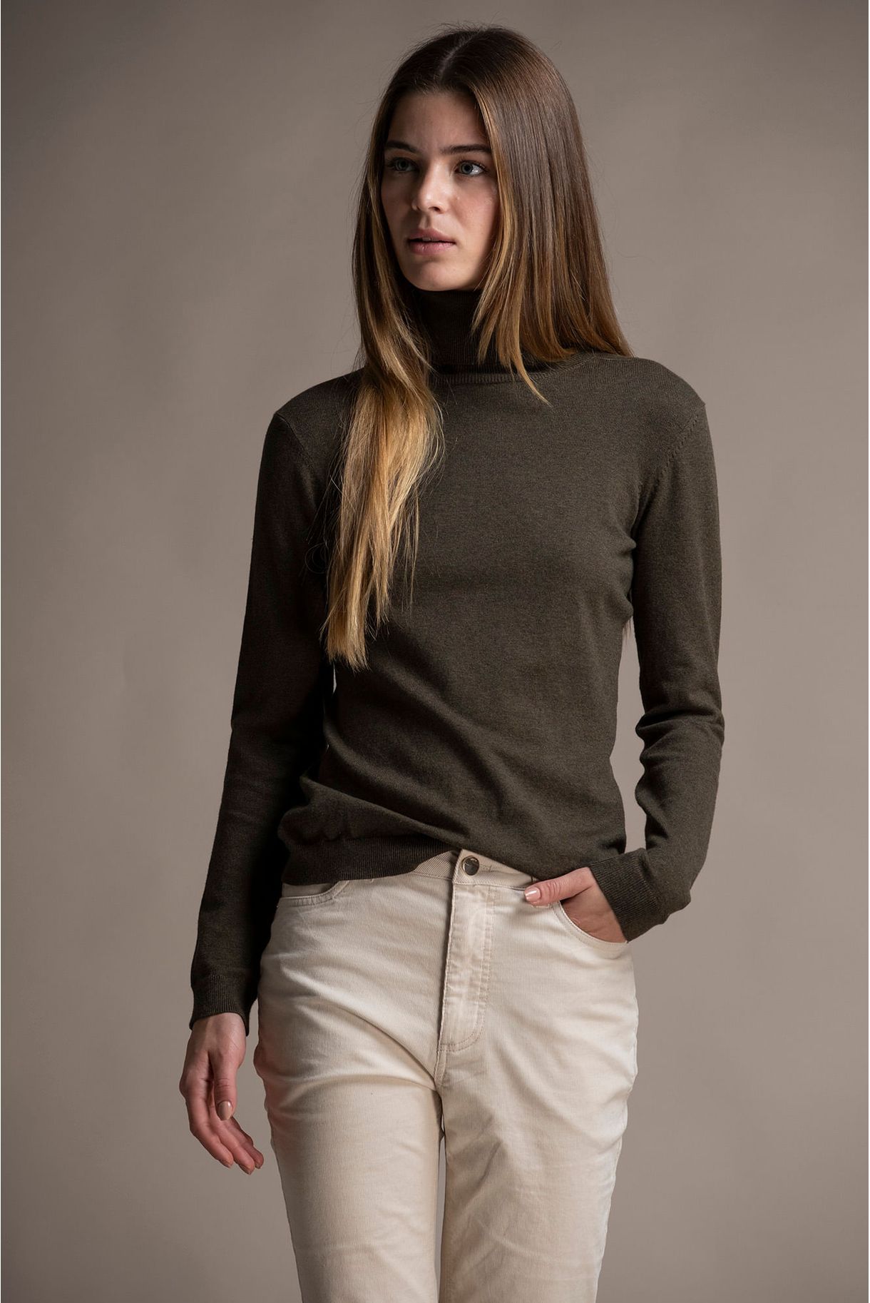 HIGH COLLAR BASIC SWEATER