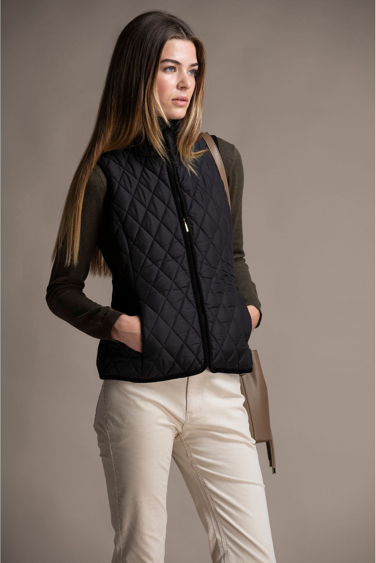 PADDED VEST WITH BOMBAZINE