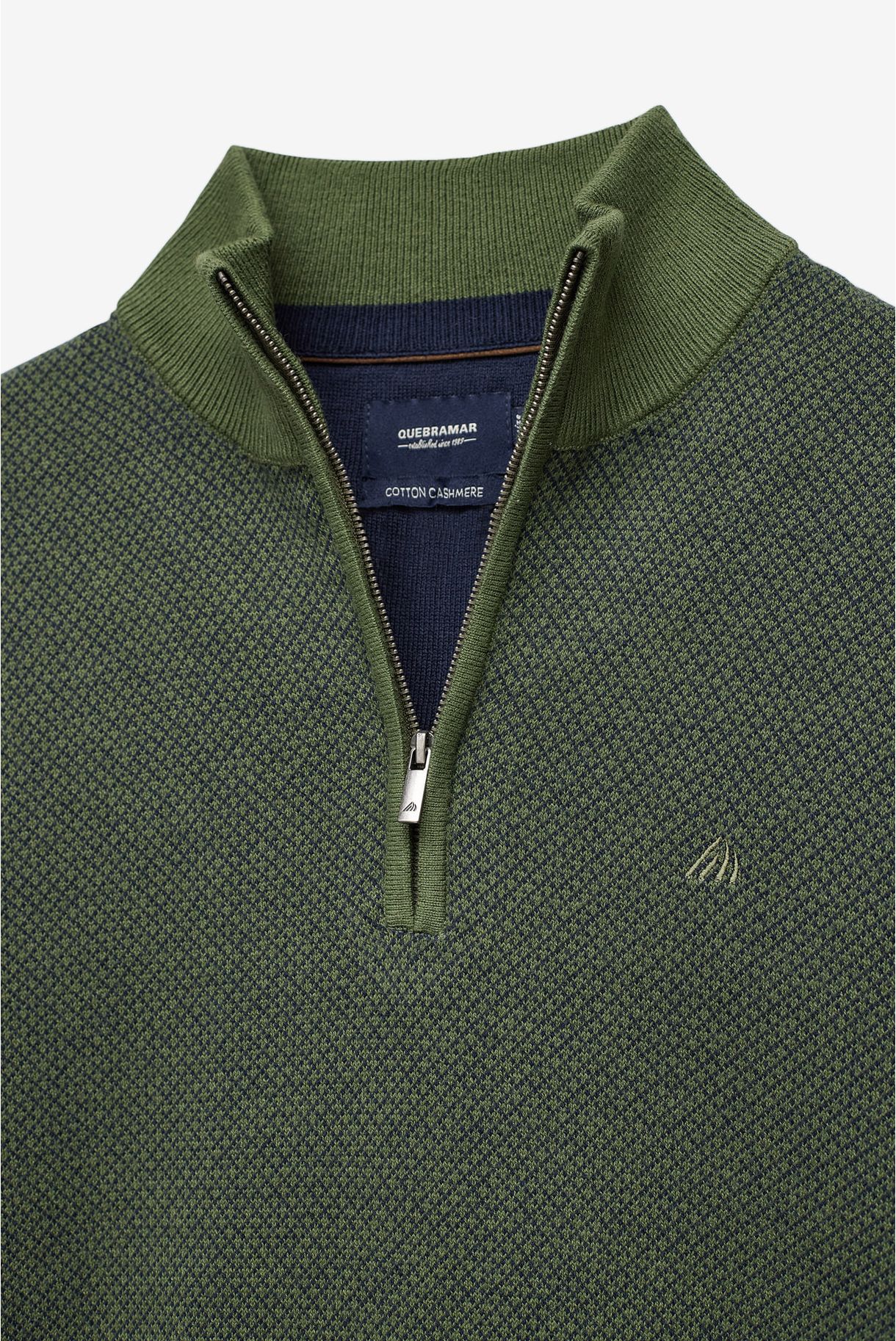 CAMISOLA EM JACQUARD COM CAXEMIRA