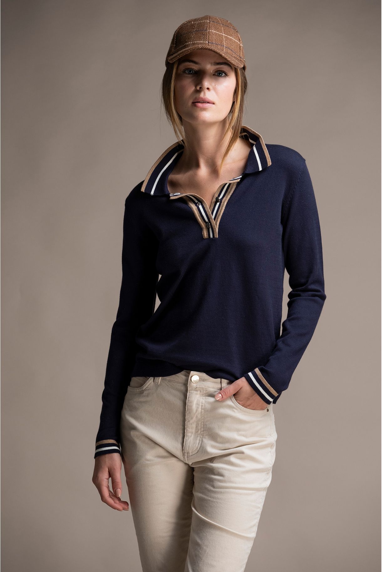 CAMISOLA COM GOLA DE POLO