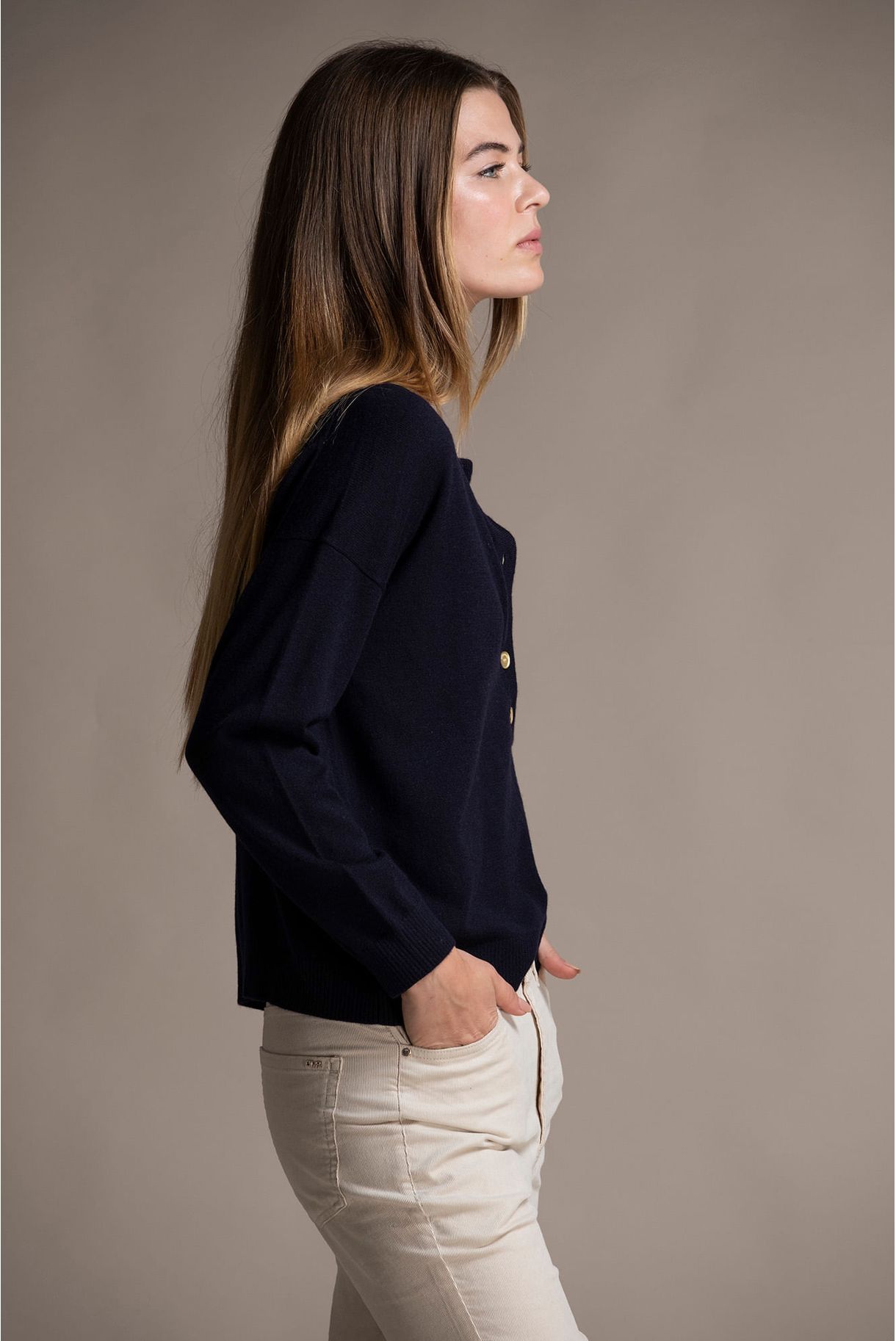 CAMISOLA DE LÃ COM BOTÕES DOURADOS