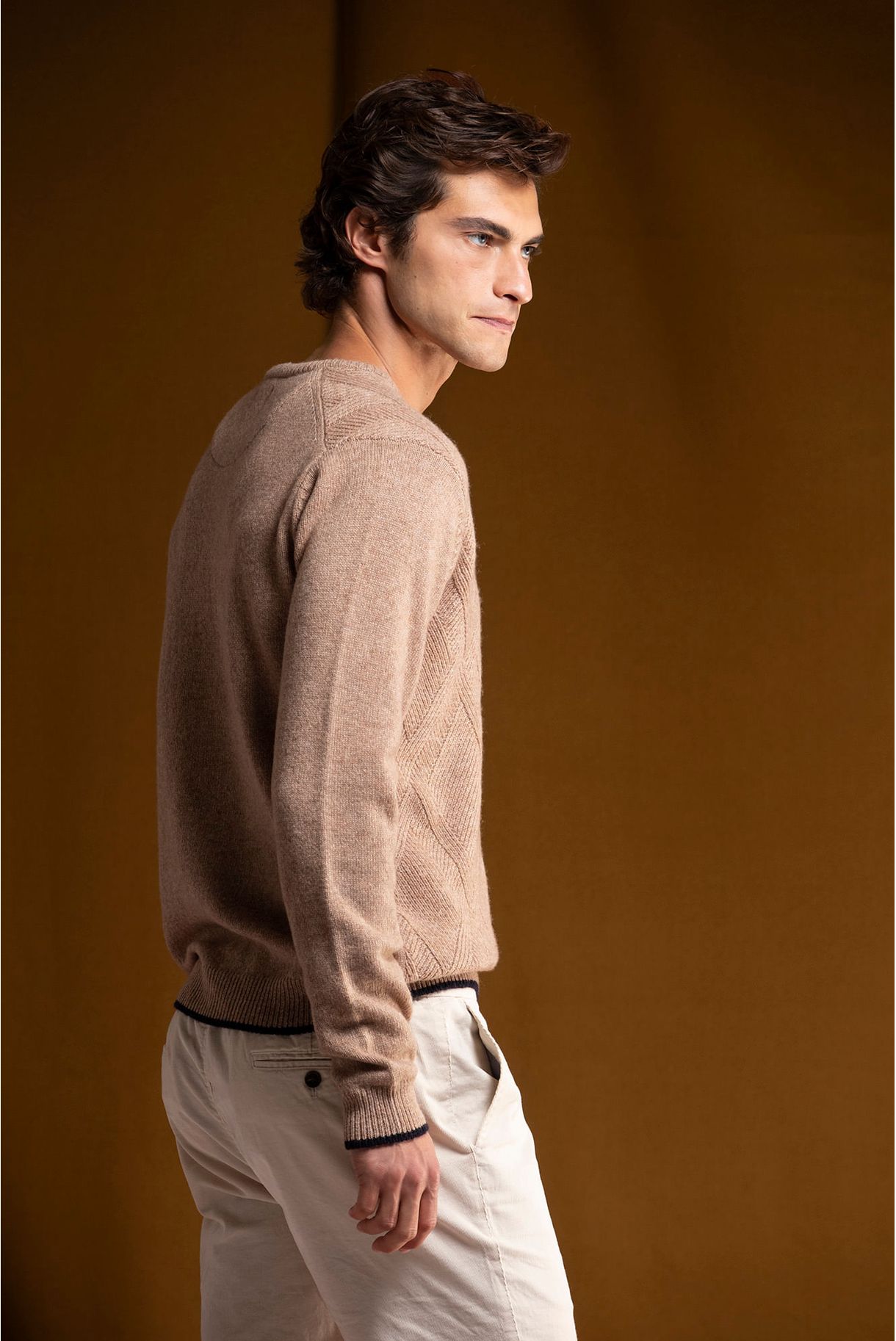 SWEATER WITH WOOL STRUCTURE