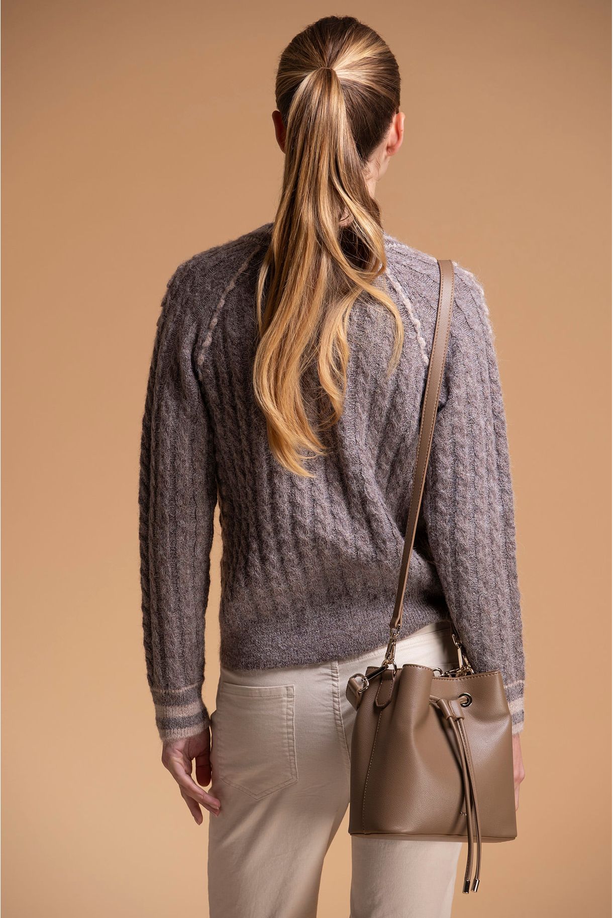 CAMISOLA DE MALHA COM EFEITO EM CONTRASTE