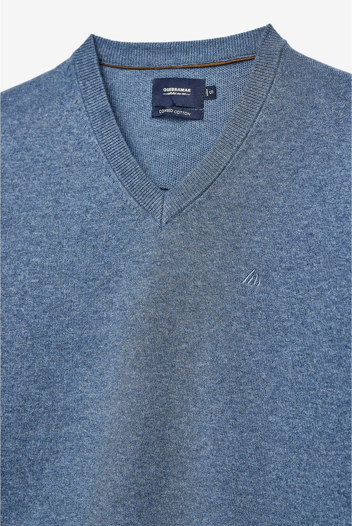 BASIC V-NECK KNIT SWEATER