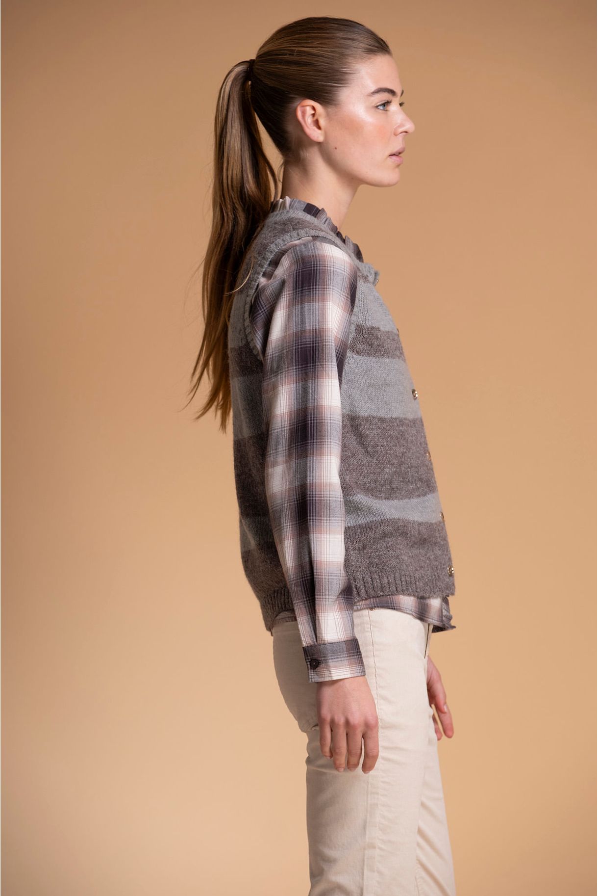 COLETE EM MALHA COM RISCAS