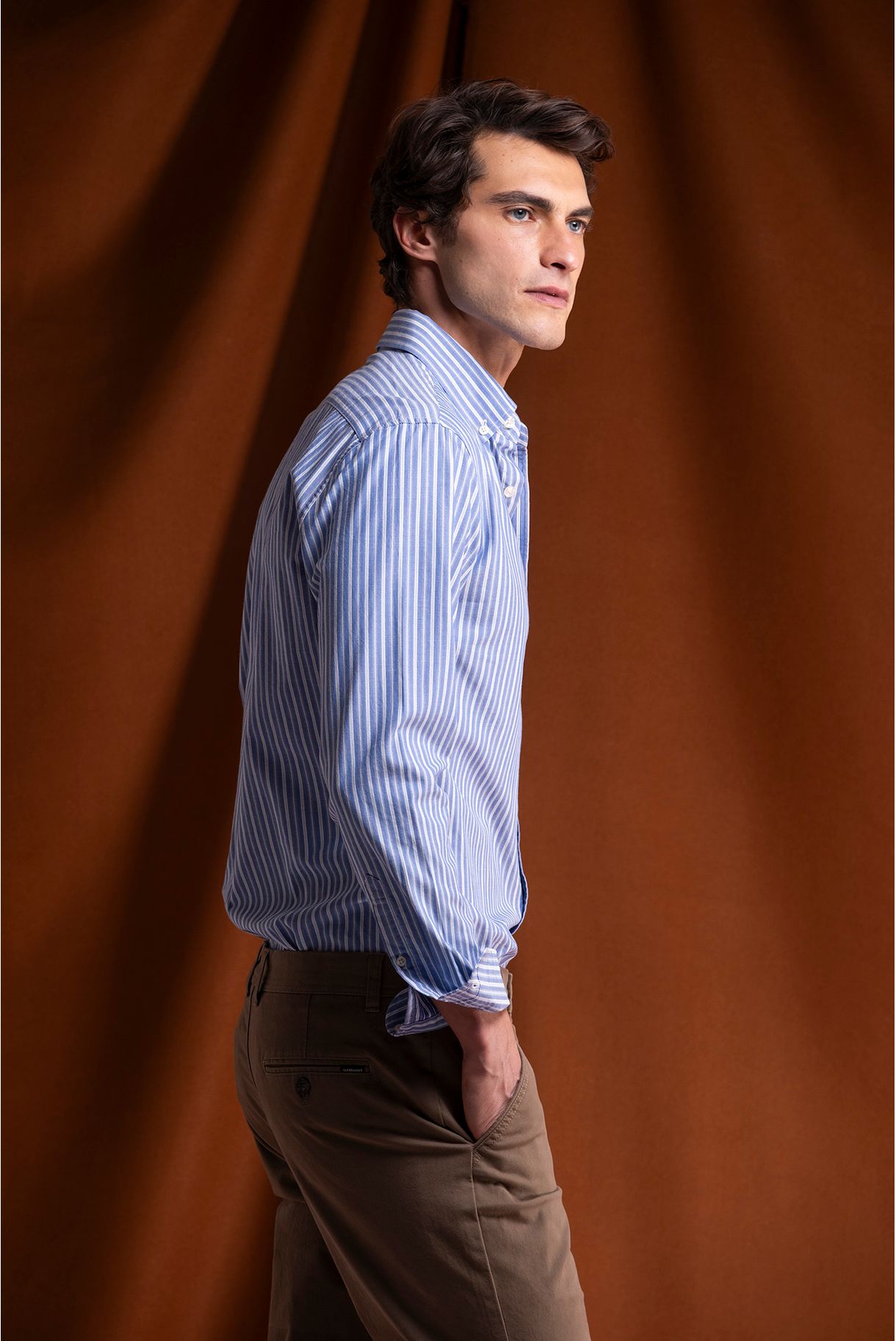 CAMISA REGULAR FIT ÀS RISCAS