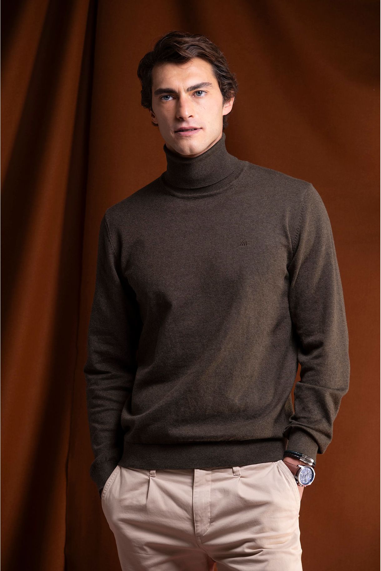 HIGH COLLAR BASIC SWEATER