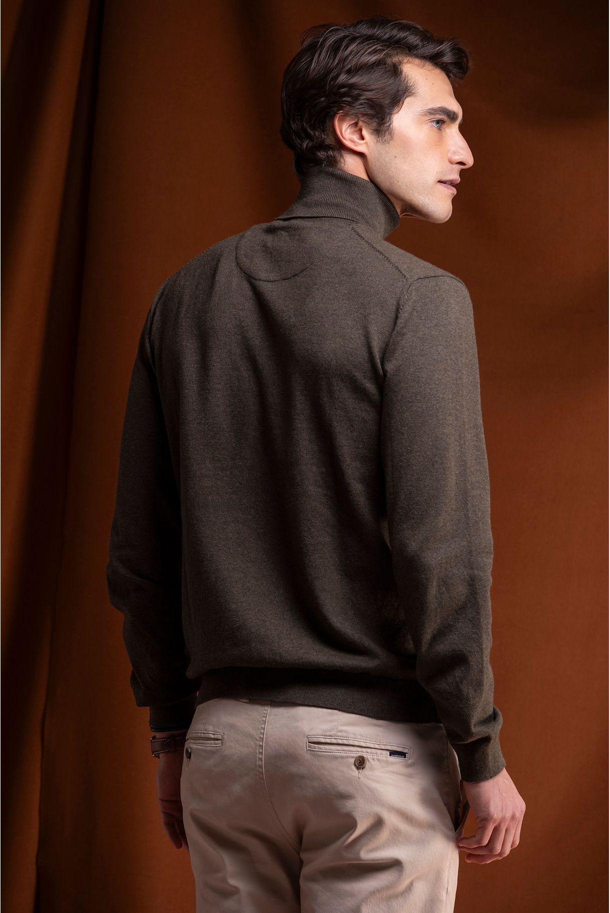 HIGH COLLAR BASIC SWEATER