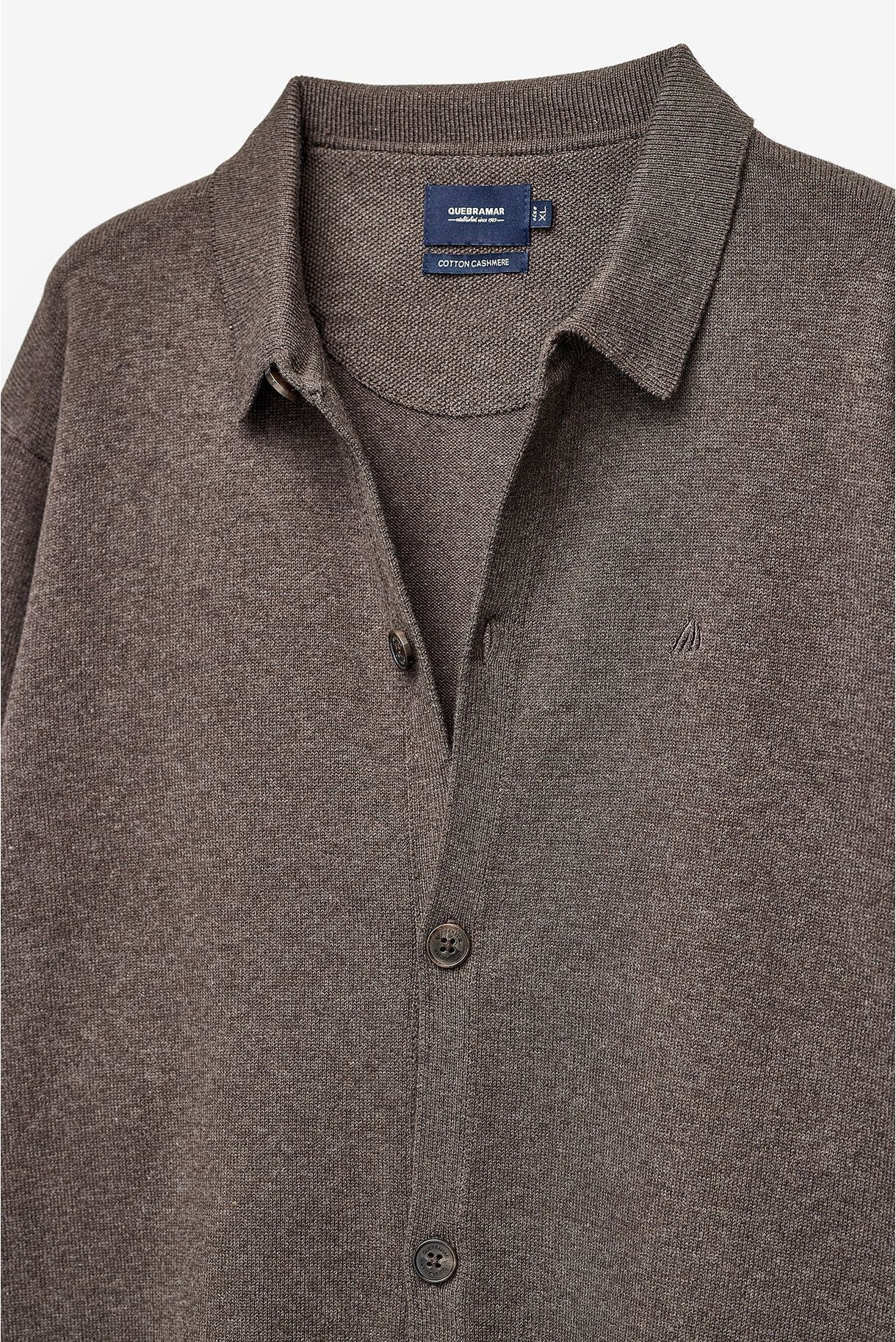 CASACO DE MALHA COM BOTÕES