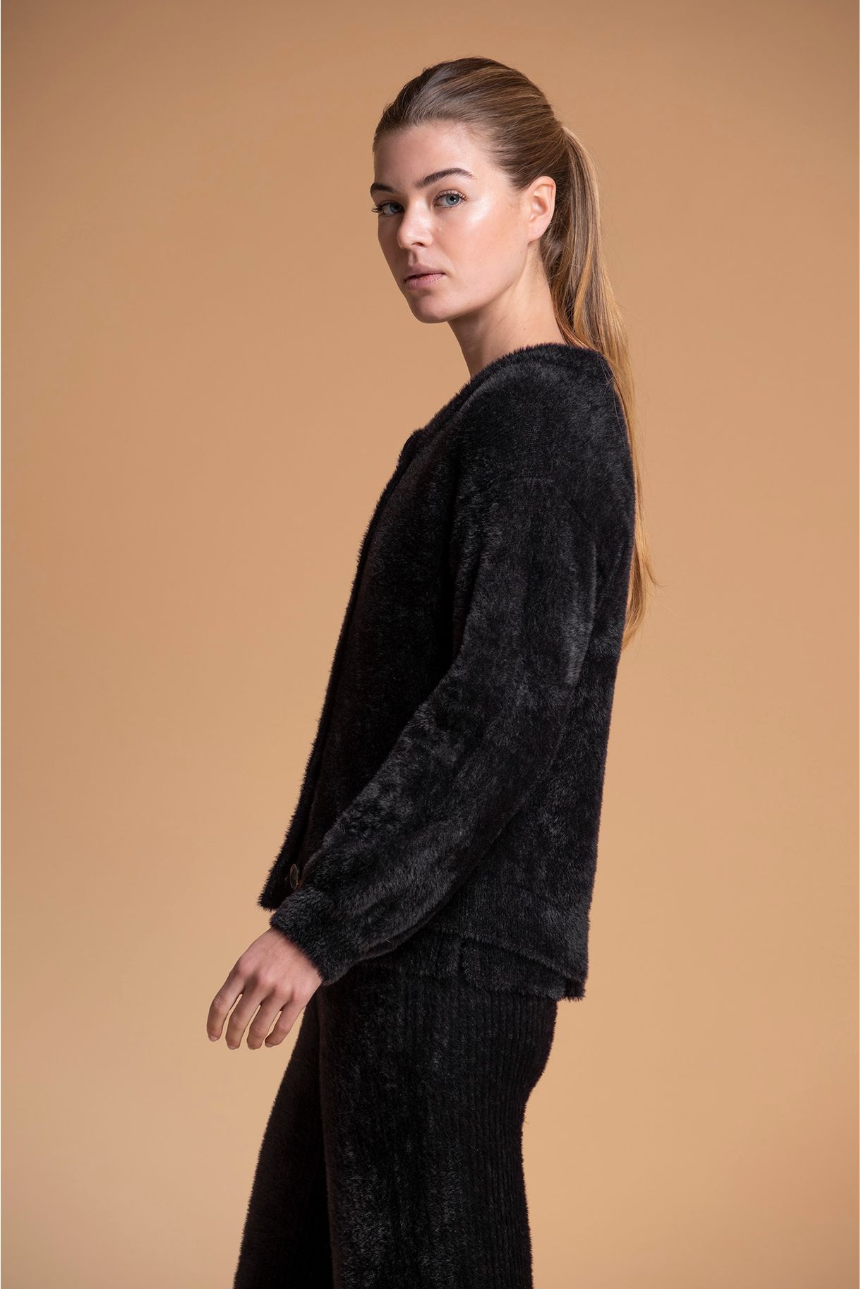 KNITTED COAT WITH FUR EFFECT