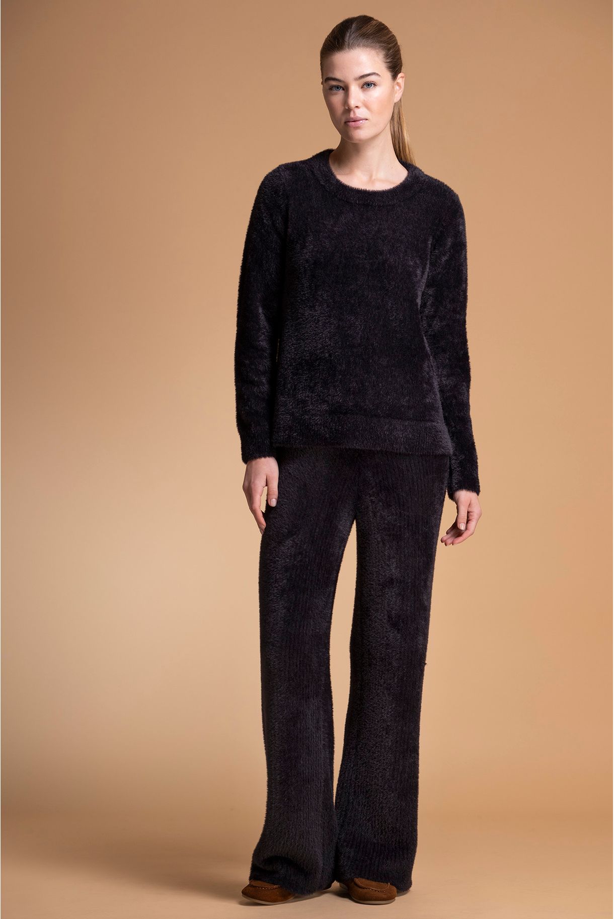 PLUSH EFFECT SWEATER