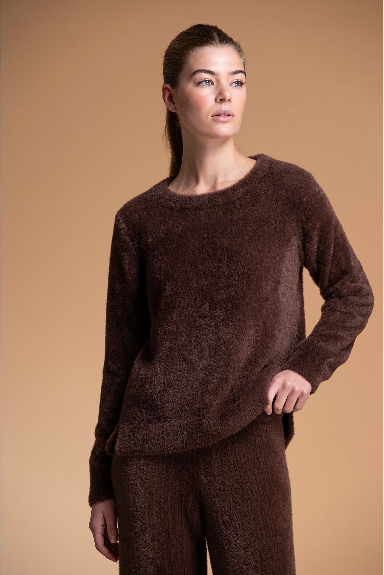 PLUSH EFFECT SWEATER