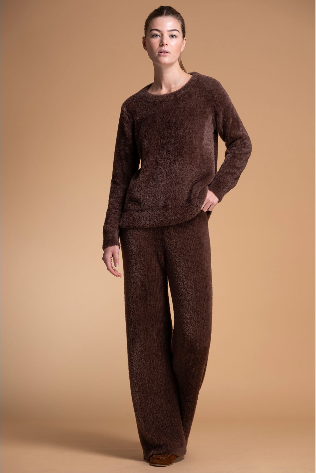 PLUSH EFFECT SWEATER