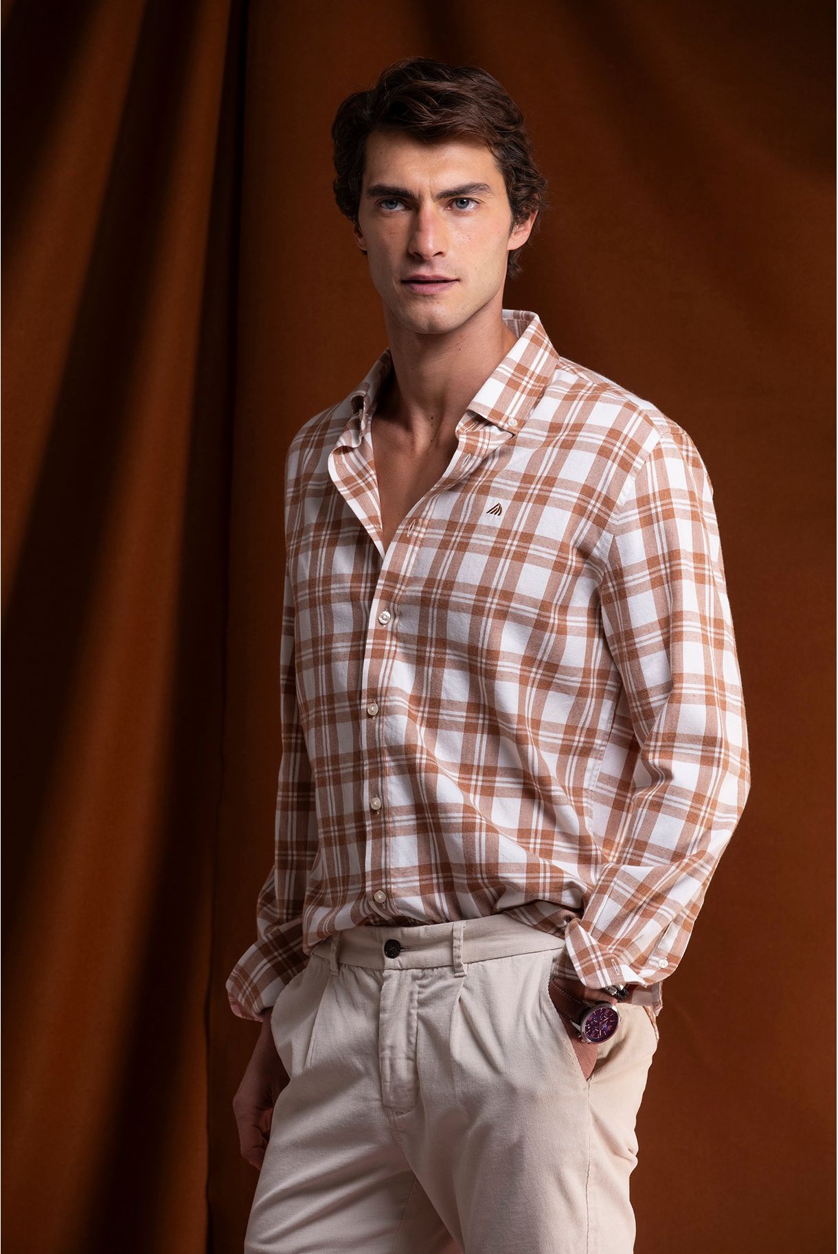 CAMISA REGULAR FIT AOS QUADRADOS