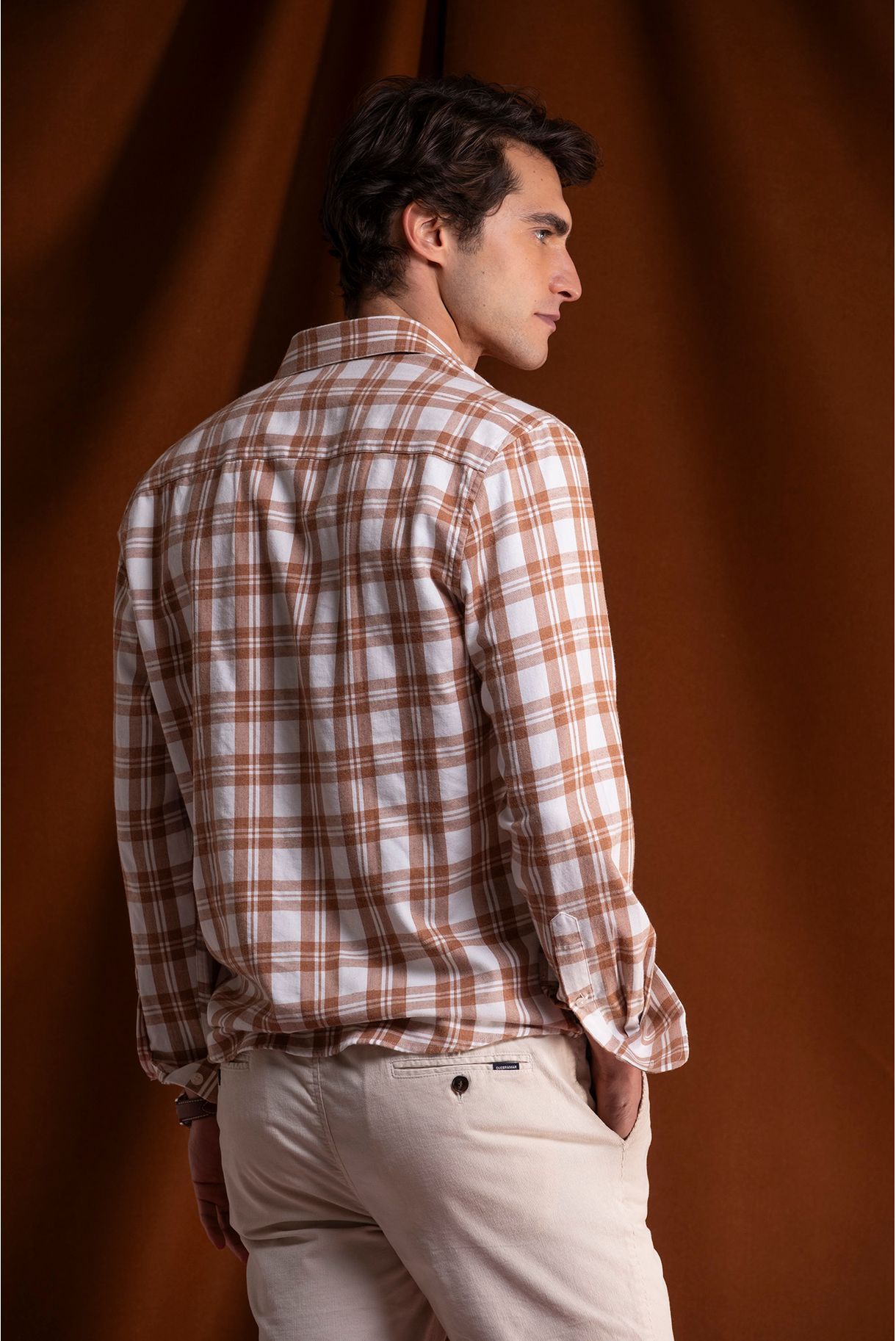 CAMISA REGULAR FIT AOS QUADRADOS