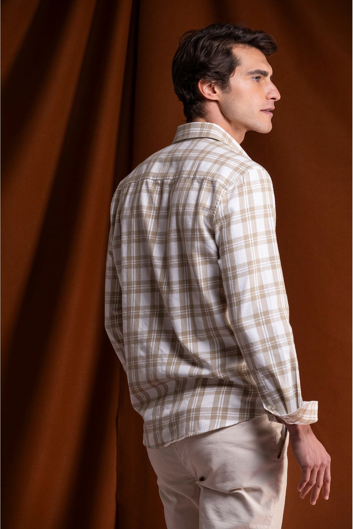 CAMISA REGULAR FIT AOS QUADRADOS