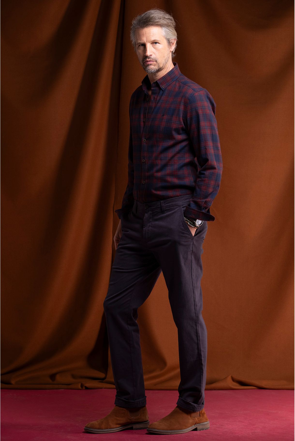 CALÇAS CHINO EM SARJA REGULAR FIT