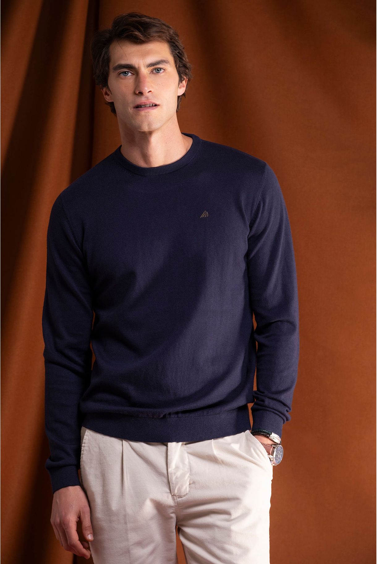 ROUND NECK KNITTED SWEATER