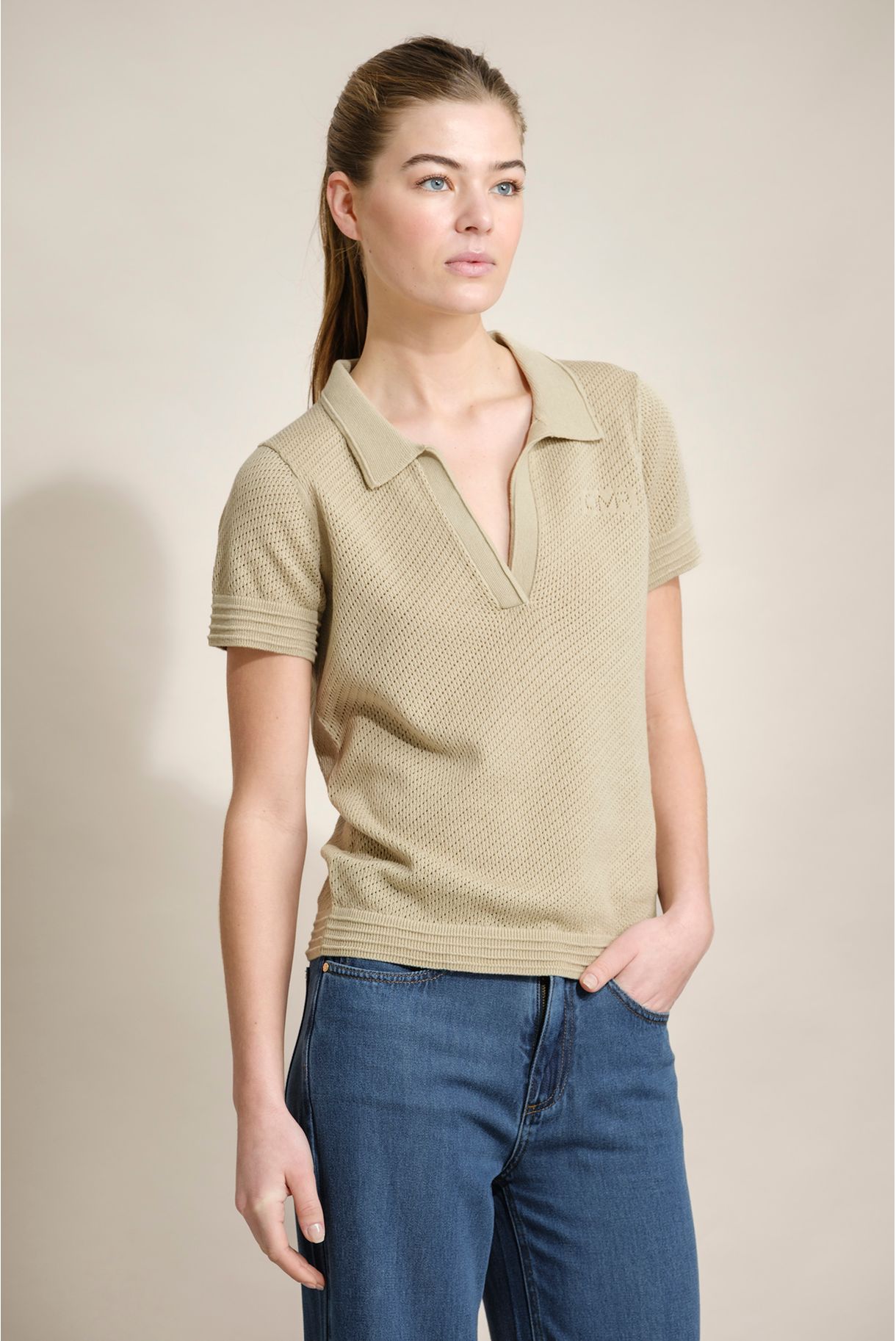 POLO EM MALHA COM TEXTURA